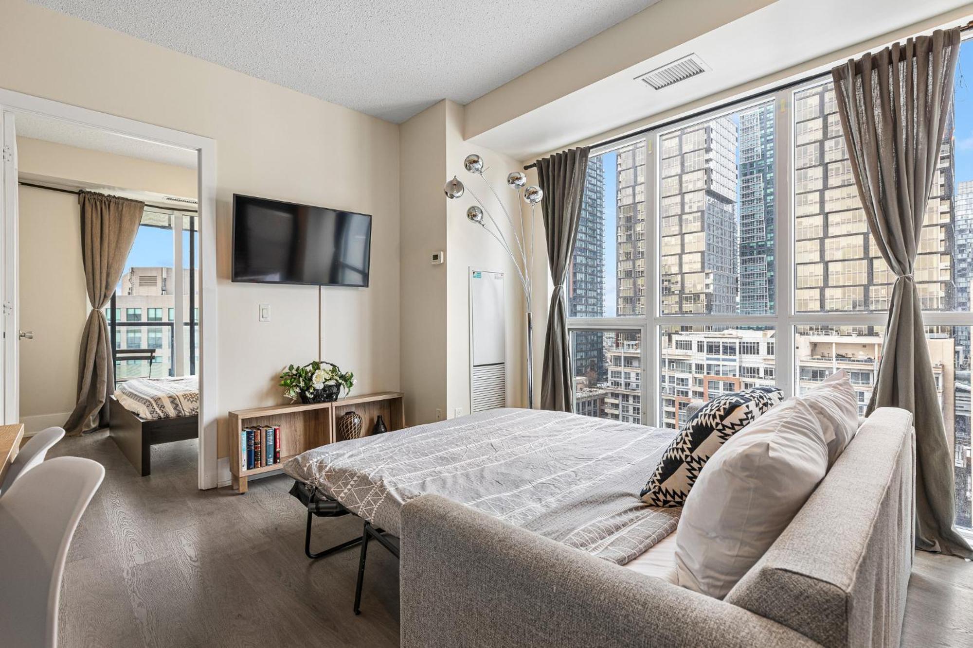 3 Bedroom Beside Cn Tower With Parking Downtown Toronto Eksteriør billede